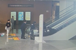 责任在肩  行动在先 —— 温州国泰保安驻附一医龙港院区队员暖心救援