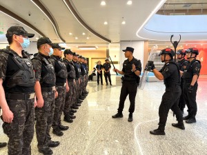 以练提技淬精兵 砺刃强能筑防线｜温州国泰保安公司驻温州附一医龙港院区安保队伍开展应急处突防爆专项培训